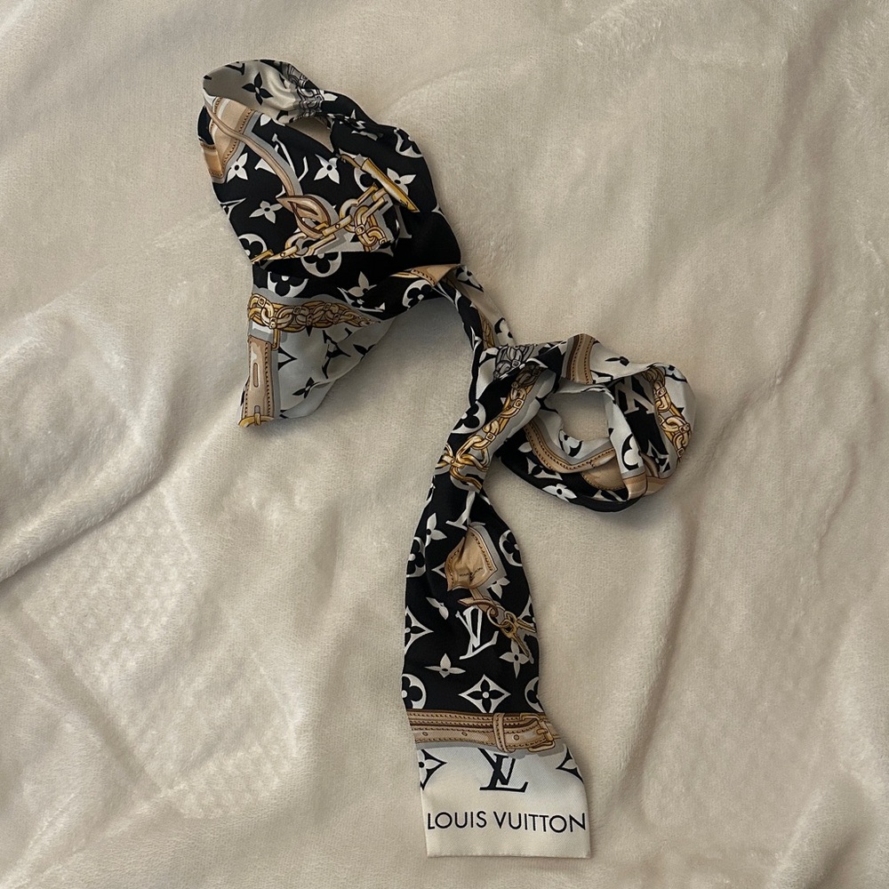 Louis Vuitton Monogram Black and Gold Scarf